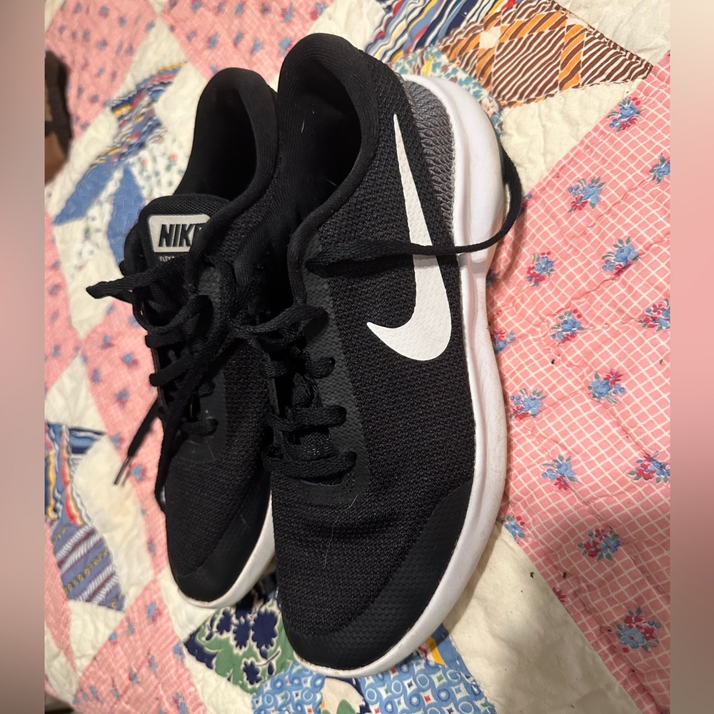 Nike Flex Experience RN 7 Size 7 $40